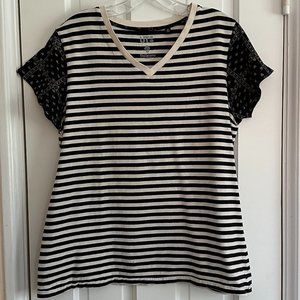 Uniqlo UT Mixed Print/Stripe V-neck Short Sleeve Tee - Ivory and Black
